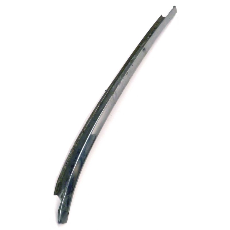 USED WAGON WINDSHIELD TRIM - LEFT SIDE